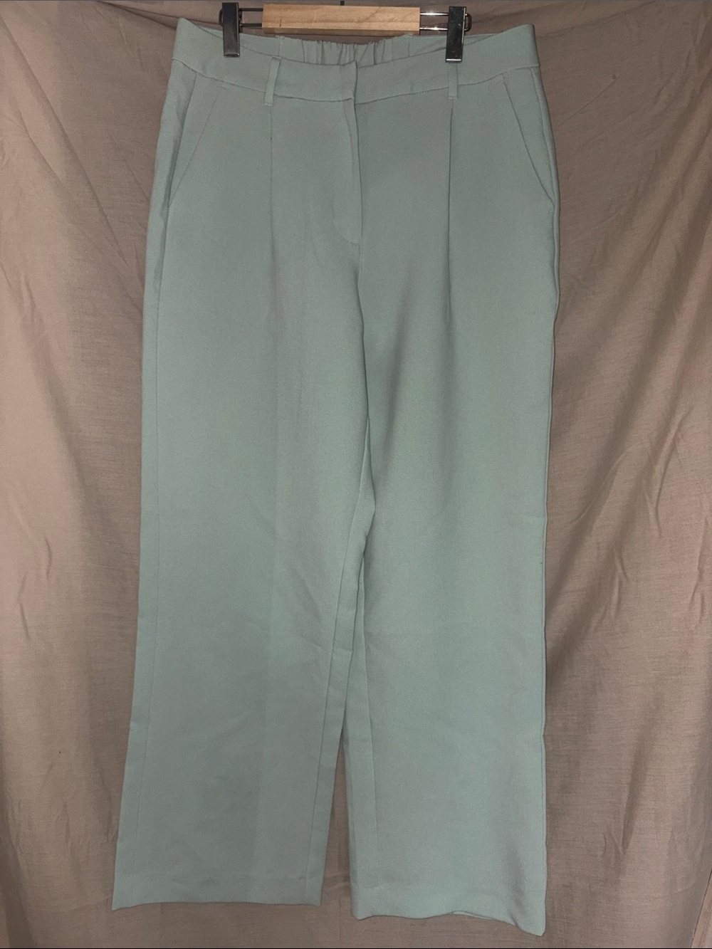 Classic Women's Wide-Leg Pants in Light Green